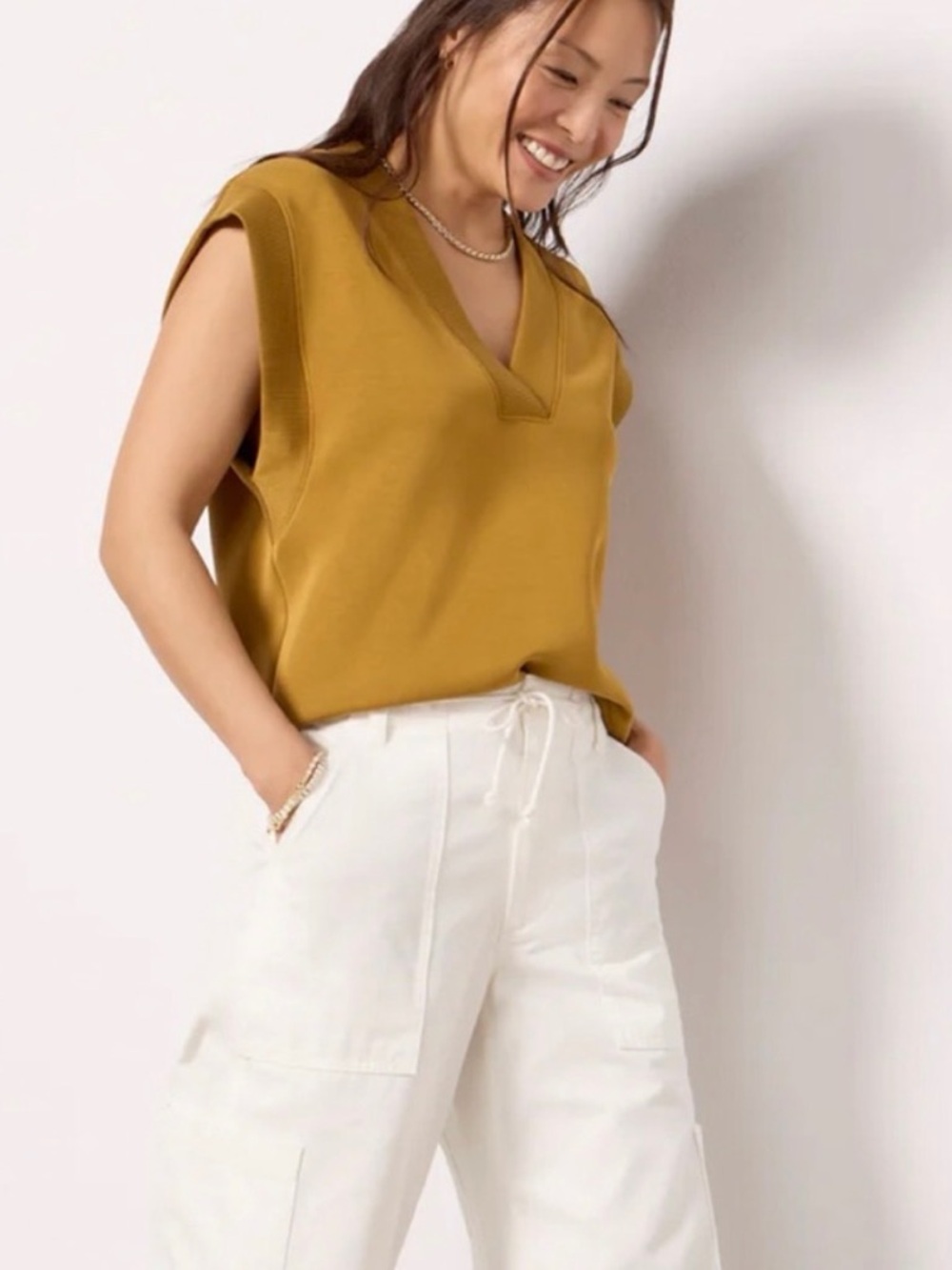 Evereve Mustard V-Neck Sleeveless Tank